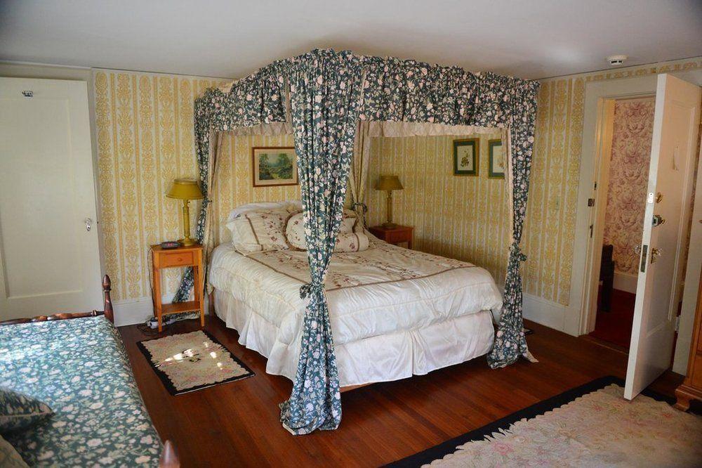 Windflower Inn Great Barrington Eksteriør bilde